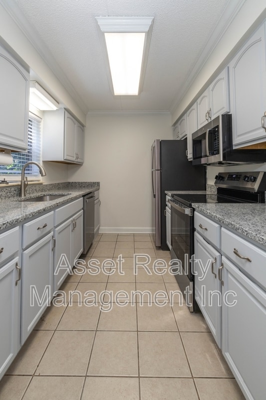 Building Photo - 407 Canberra Dr