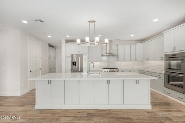 Building Photo - 4525 N 40th St