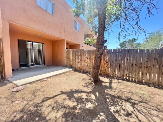 Building Photo - 183 Monte Largo Dr NE