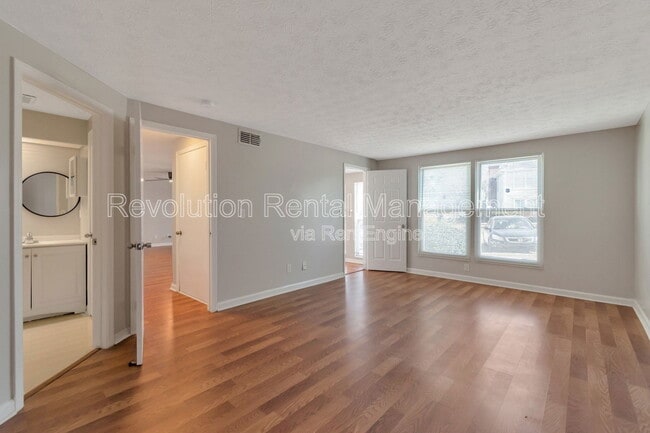 Building Photo - 4267 Parkview Ct
