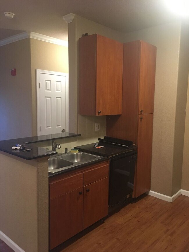 Building Photo - 2 Bedroom, 2 Bath Unit in the Bridgefield Condominiums Community, in Antelope.