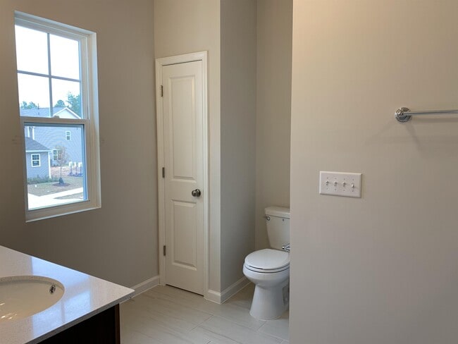 Building Photo - 6193 Beale Loop