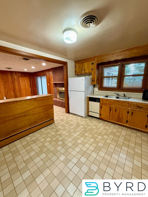 Building Photo - 2144 Skipwith Rd