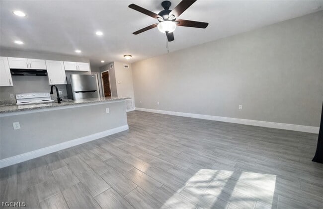 Building Photo - 917 Freemont St