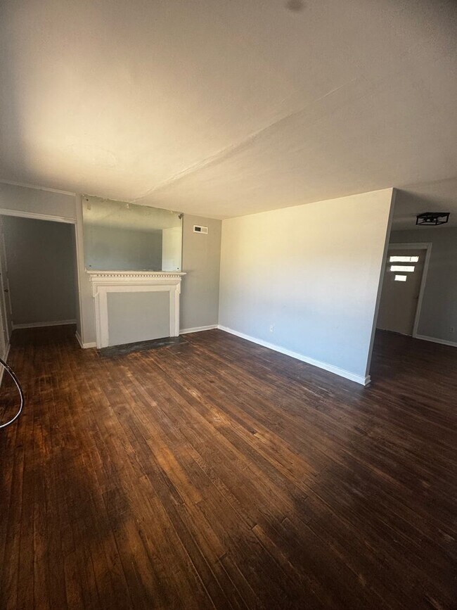 Building Photo - 3544 Southmont Dr