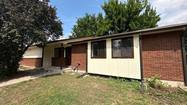 Primary Photo - Great House In Fort Collins