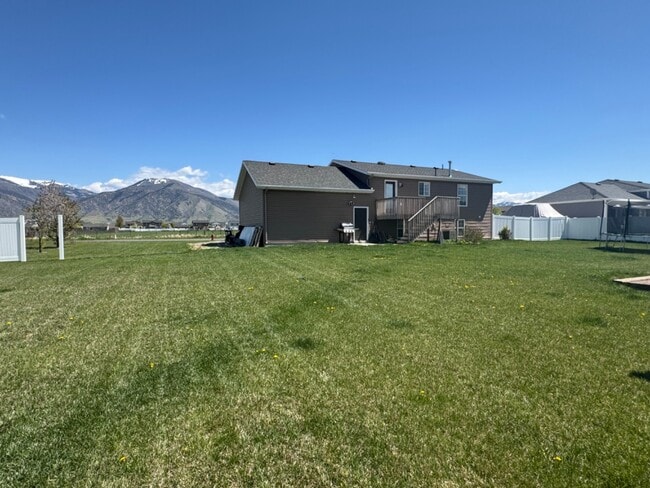 Building Photo - 3261 S 1500 W