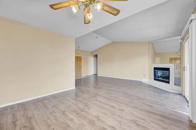 Building Photo - N Las Vegas Single Family Home - New Paint and LVP Flooring