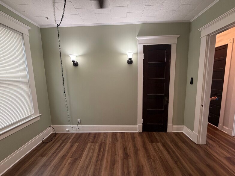 Building Photo - 77 Lovering Ave