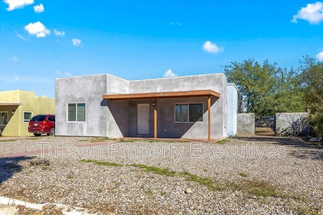 Building Photo - 227 E Waverly St