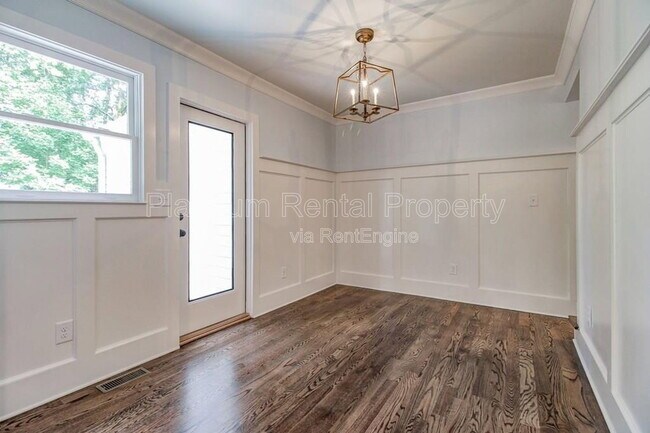 Building Photo - 1104 Rosedale Rd NE