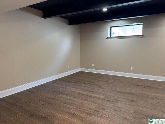 Building Photo - 330 Linden Ave