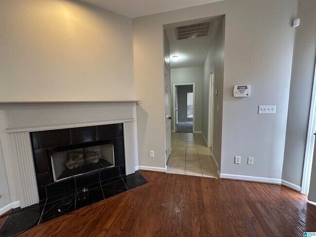 Building Photo - 1103 Castlemaine Dr