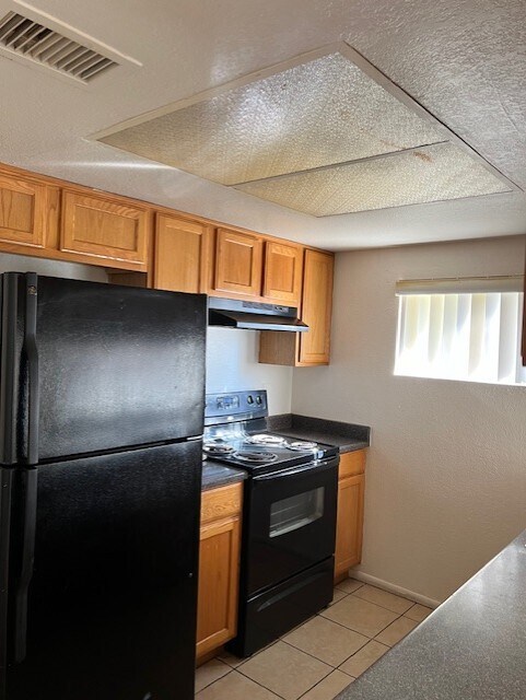 Building Photo - 2679 W Ocotillo Rd