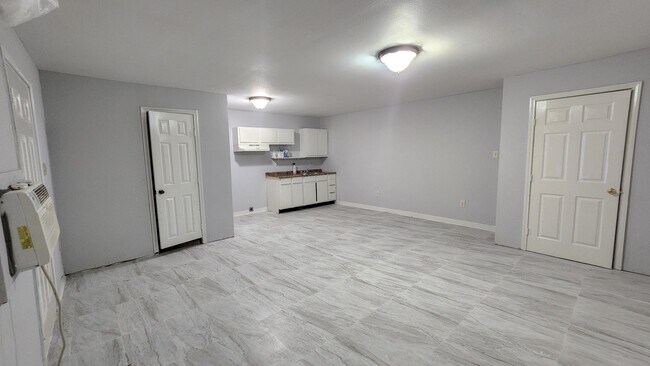 Building Photo - 301 Soria Dr