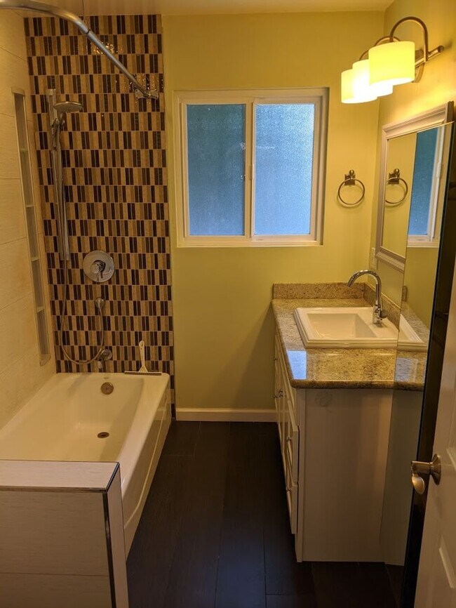 Building Photo - EMERALD HILLS - Premium updates thoughout including park like back yard