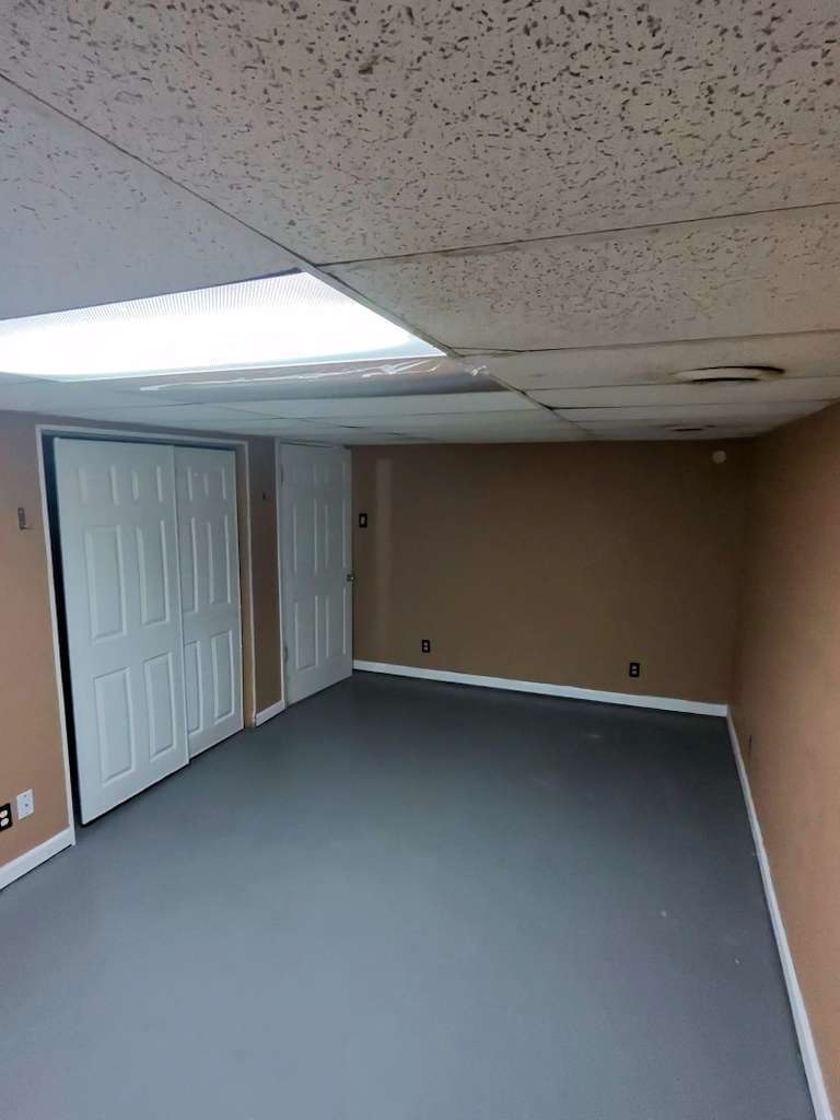 Building Photo - 10421 Renfrew Dr