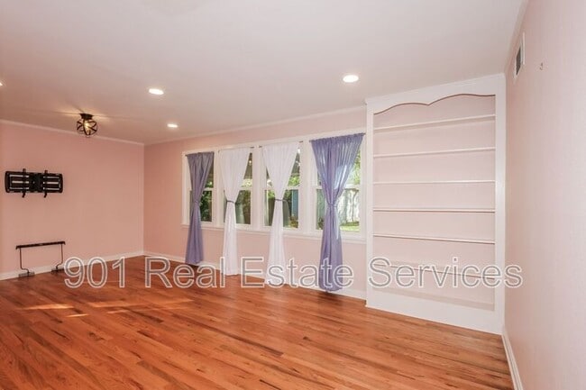 Building Photo - 5103 Edenshire Ave