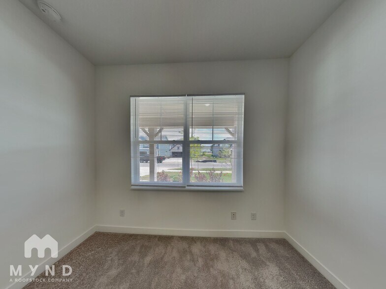 Building Photo - 16935 Sandhurst Pl