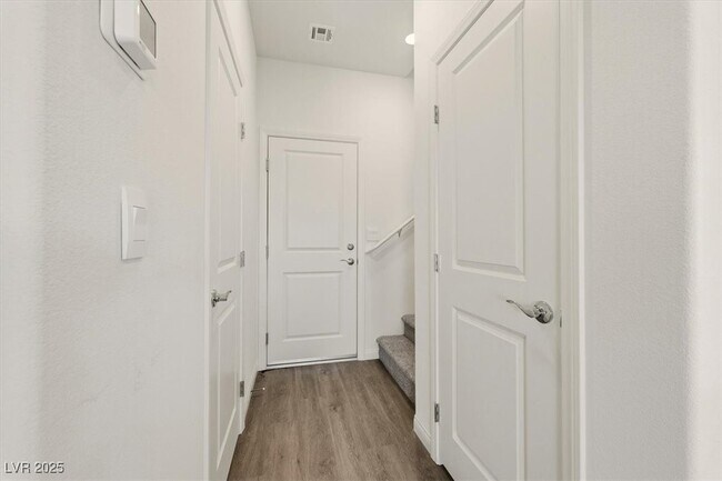 Building Photo - 502 Red Lovebird Ave