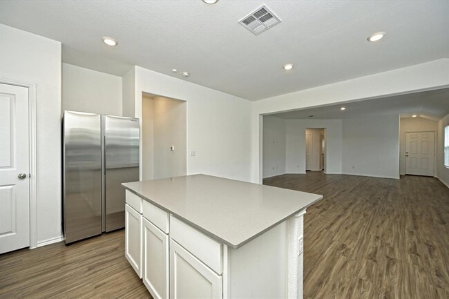 Building Photo - 180 Madrid