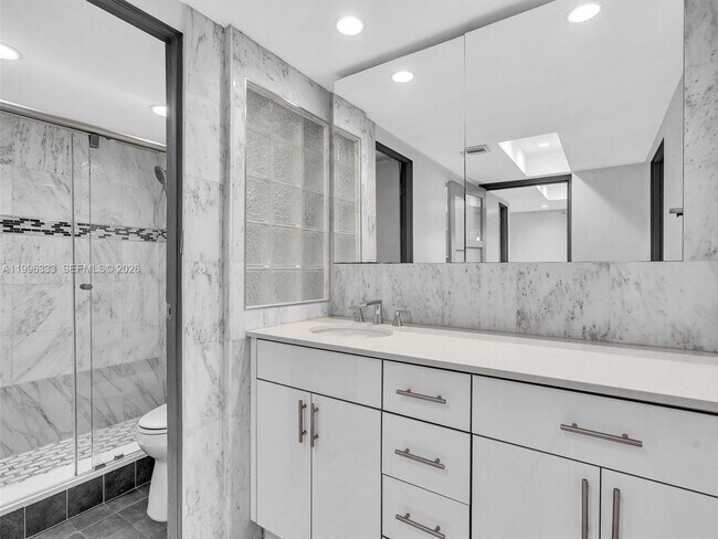 Building Photo - 20301 W Country Club Dr