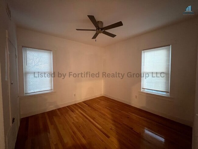 Building Photo - 42 Kilburn St