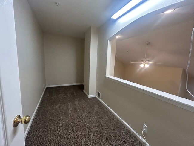 Building Photo - 142 Pine Canyon Rd