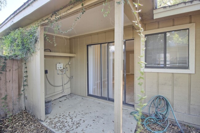 Building Photo - 2806 Wadsworth Ave