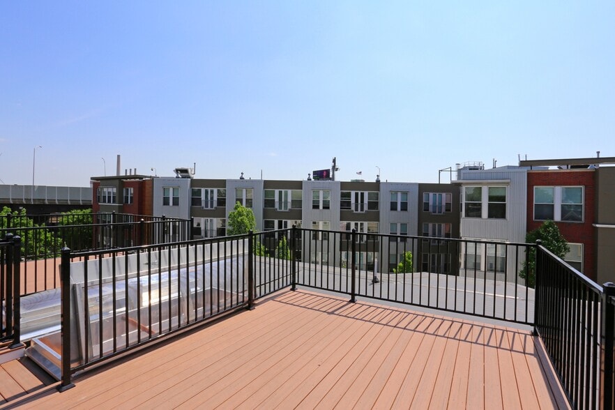 Building Photo - 19 Caldwell St