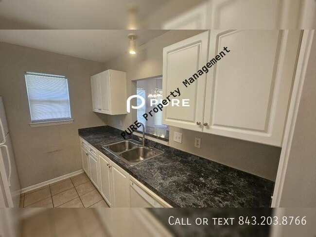 Building Photo - 9318 Ayscough Rd