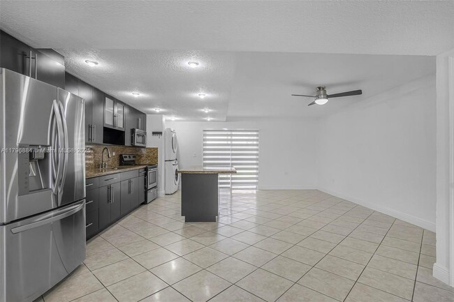 Building Photo - 899 W 79th St