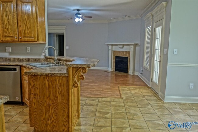Building Photo - 16992 Woodhaven Dr