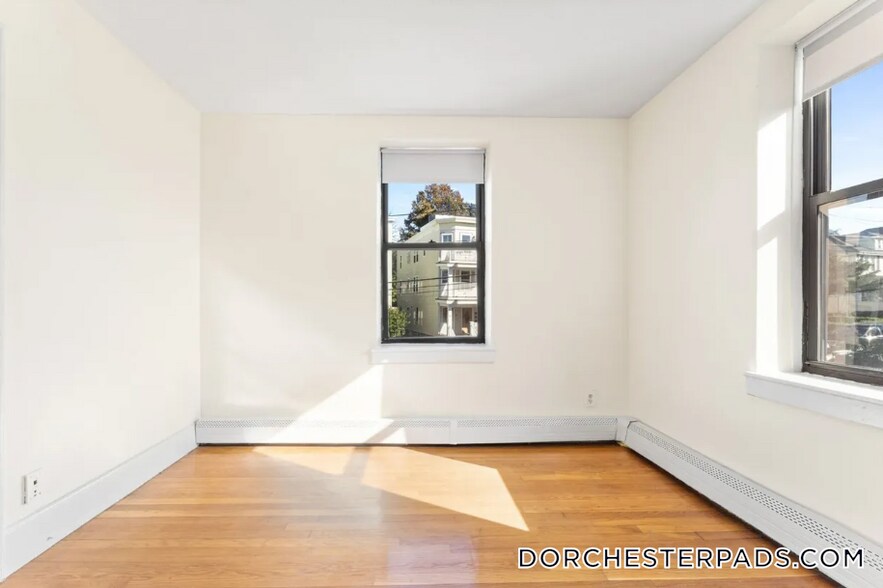 Building Photo - 11 Victory Rd