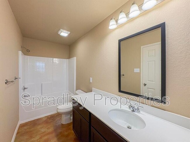Building Photo - 1040B Mason Dr