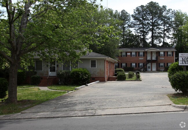 Primary Photo - 502-506 Raynor St