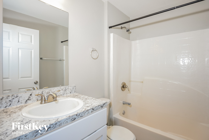 Building Photo - 3613 Stonefield Dr