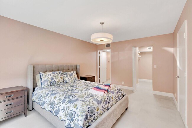 Building Photo - 14895 Builtmore Way