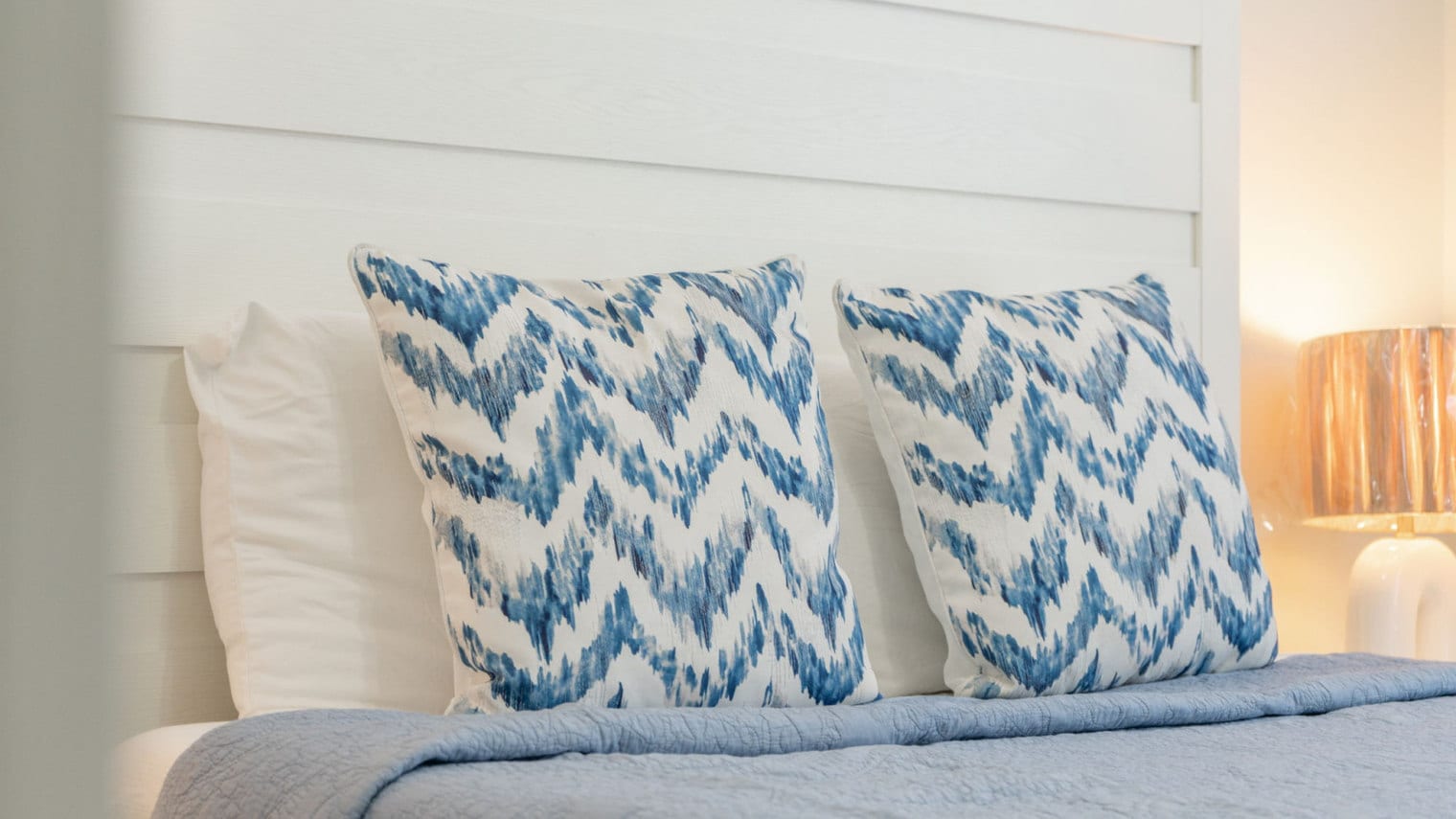 Building Photo - 5726 Beach Dr