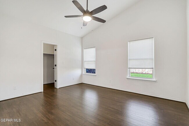 Building Photo - 14853 Tierra Escape Ave