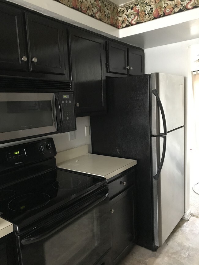 Building Photo - 529 Short Curve Rd