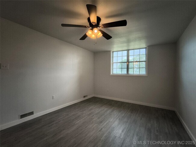 Building Photo - 16012 S Elwood Ave