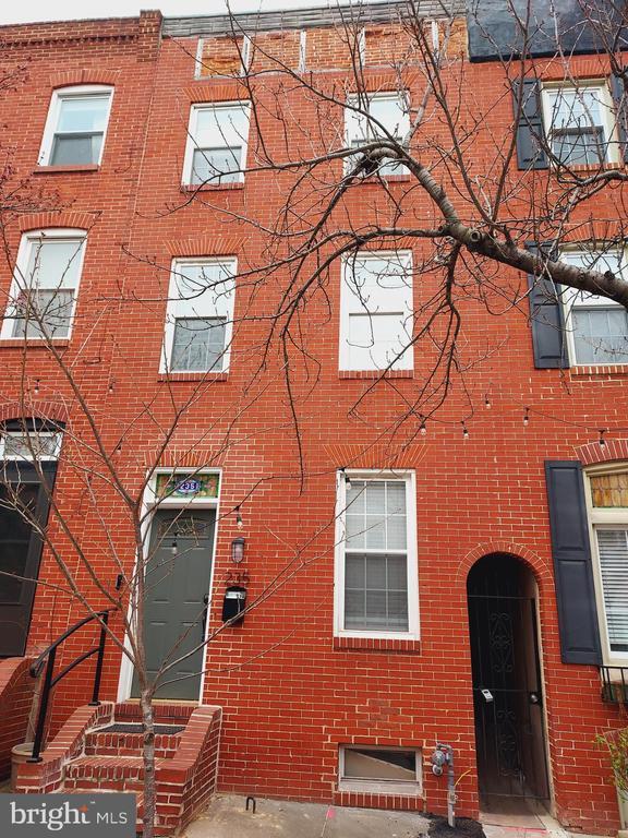 Building Photo - 235 S Ann St