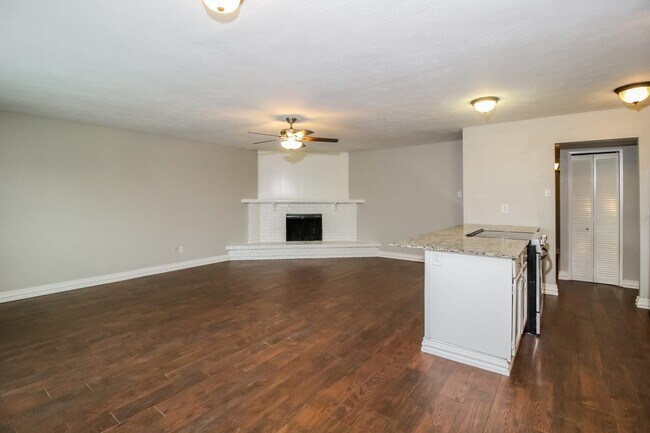 Building Photo - 5005 Griffin