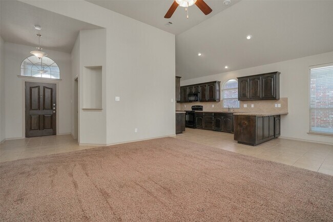 Building Photo - 1437 Castlegar Ln