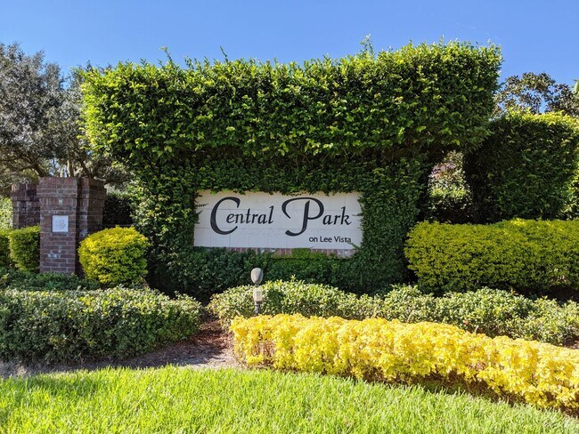 Building Photo - Move-in Ready first floor 2/2 Condo in Lee...