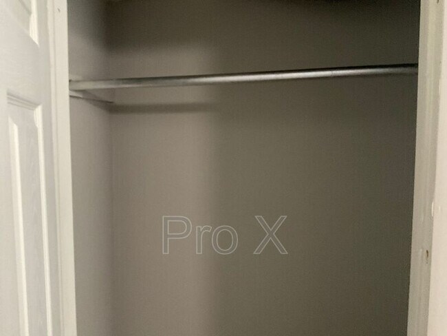 Building Photo - 304 E Park St