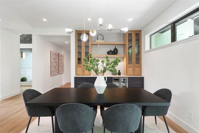 Building Photo - 5510 Harvest Oak Landing Dr