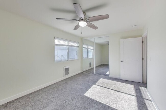 Building Photo - 1662 Hollenbeck Ave