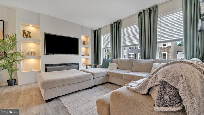 Building Photo - 7748 Venice Ln